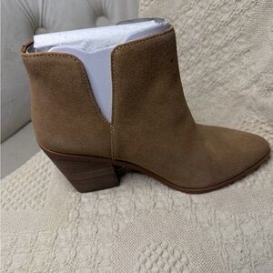 Elegant Tan Ankle Booties